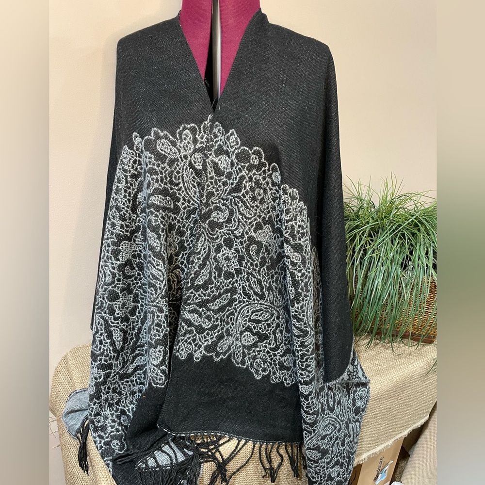 29 Palms ladies fringe wrap one size fits all